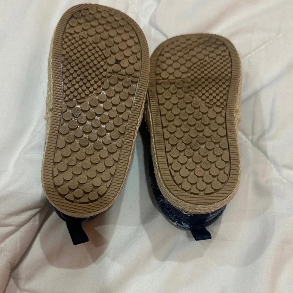 NEW Crazy 8 Kids Navy and Orange Dinosaur Slippers baby size 6
